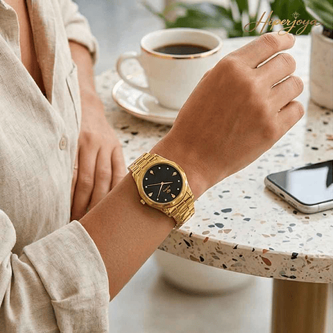 Reloj para mujer dorado con circonitas
