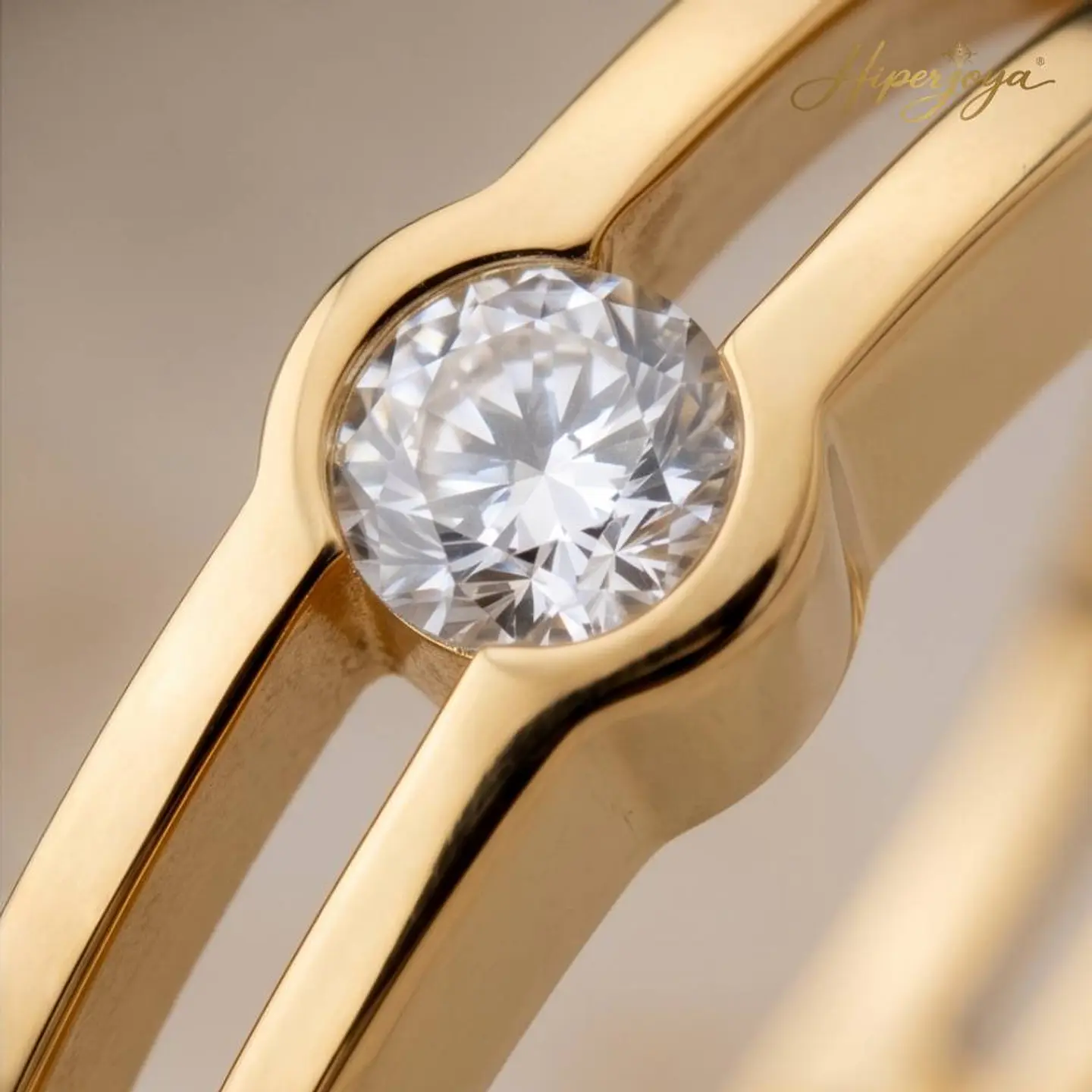 Anillo de Oro 18k con diamante 4