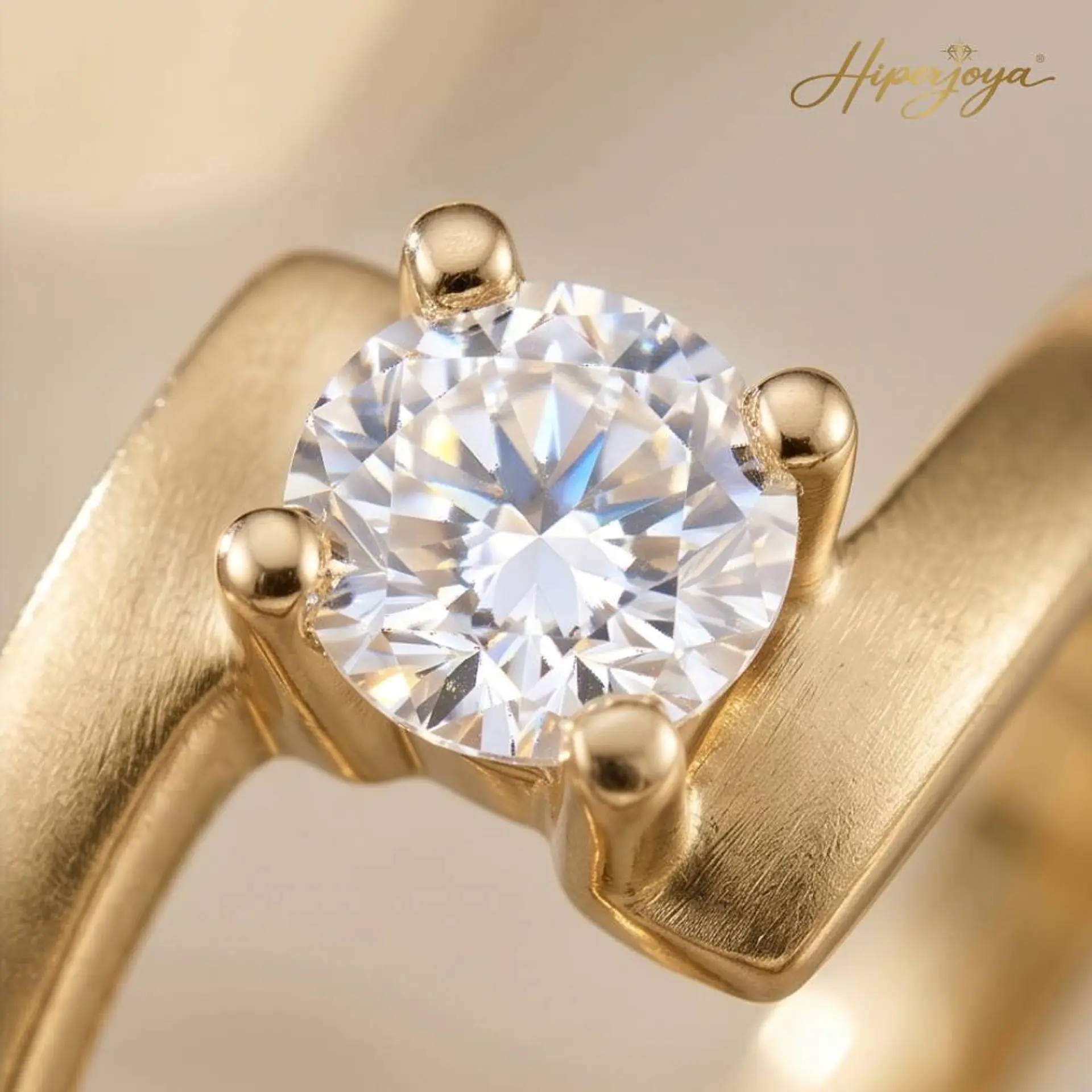 Anillo de compromiso en Oro amarillo 18k  3