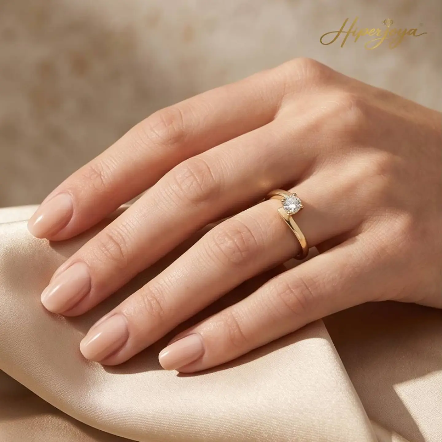 Anillo de compromiso en Oro amarillo 18k  2