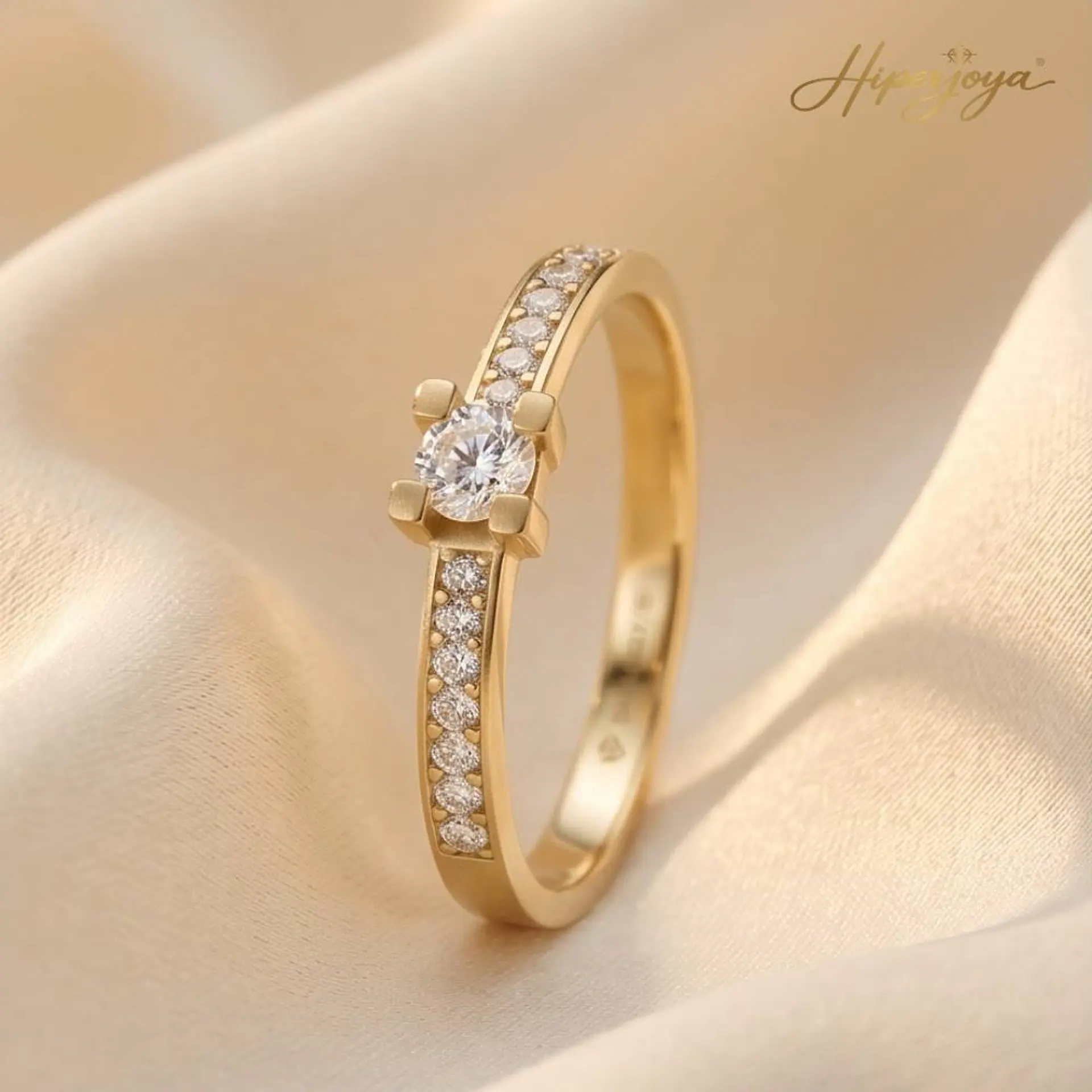 Anillo en Oro amarillo 18k y diamantes 4