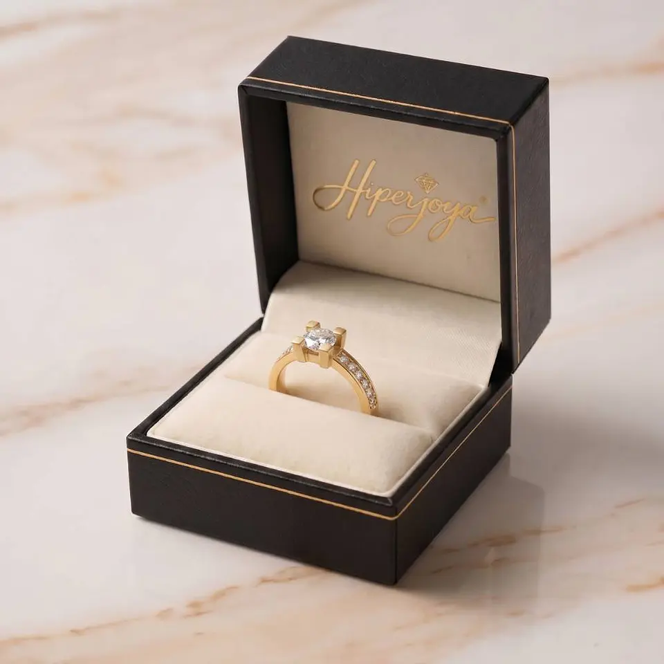 Anillo en Oro amarillo 18k y diamantes 5