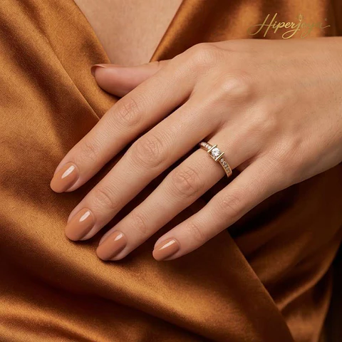 Anillo con diamantes para mujer