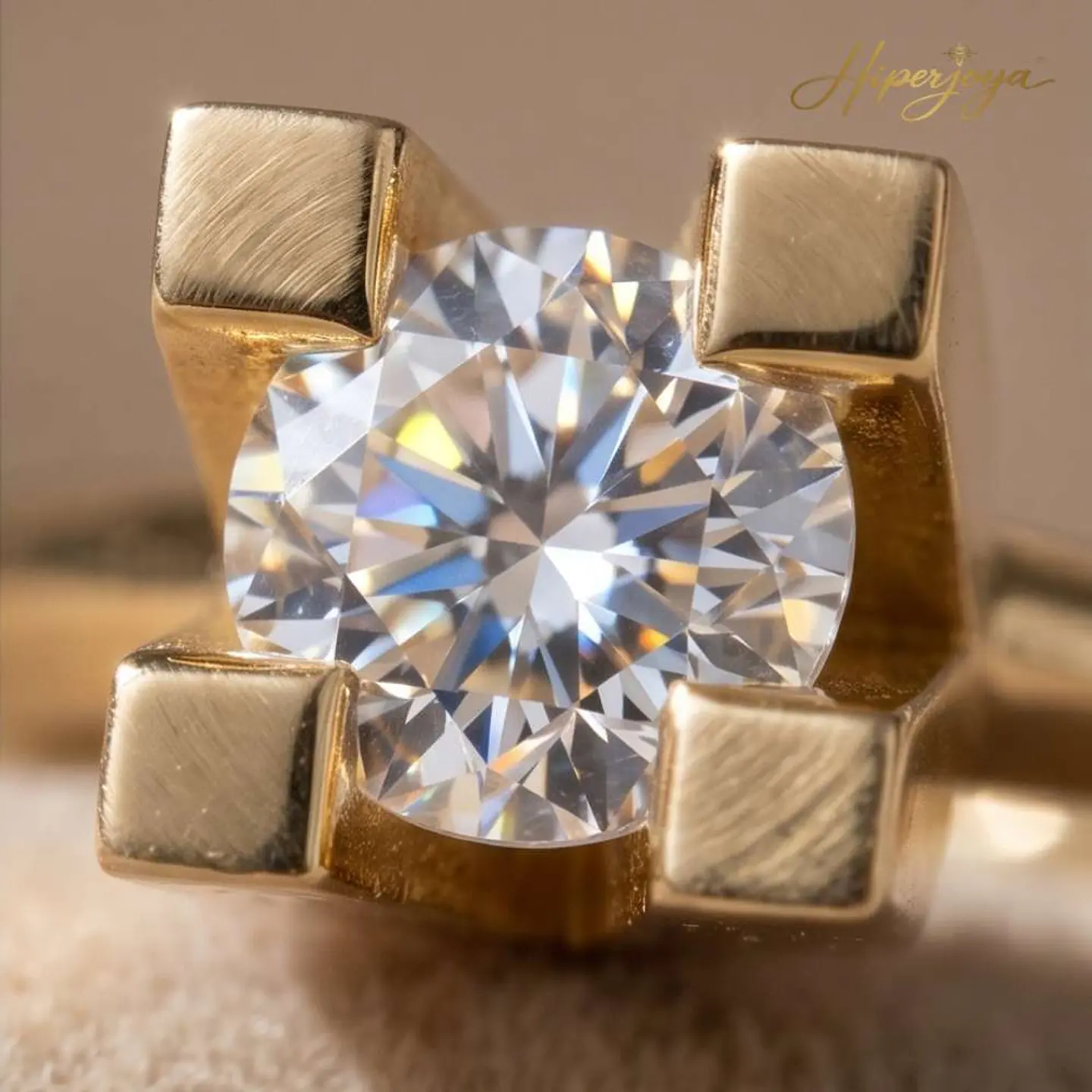 Anillo solitario con diamantes  6