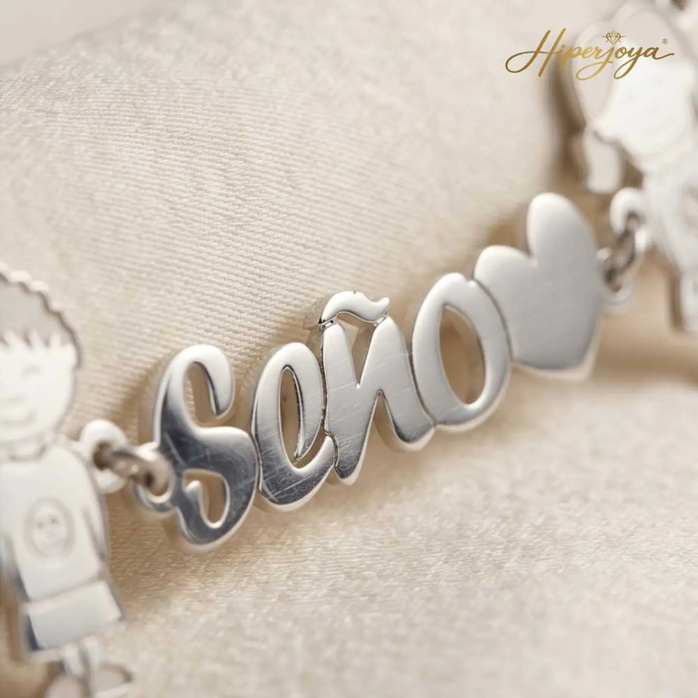 Colgante seño niño y niña plata 3