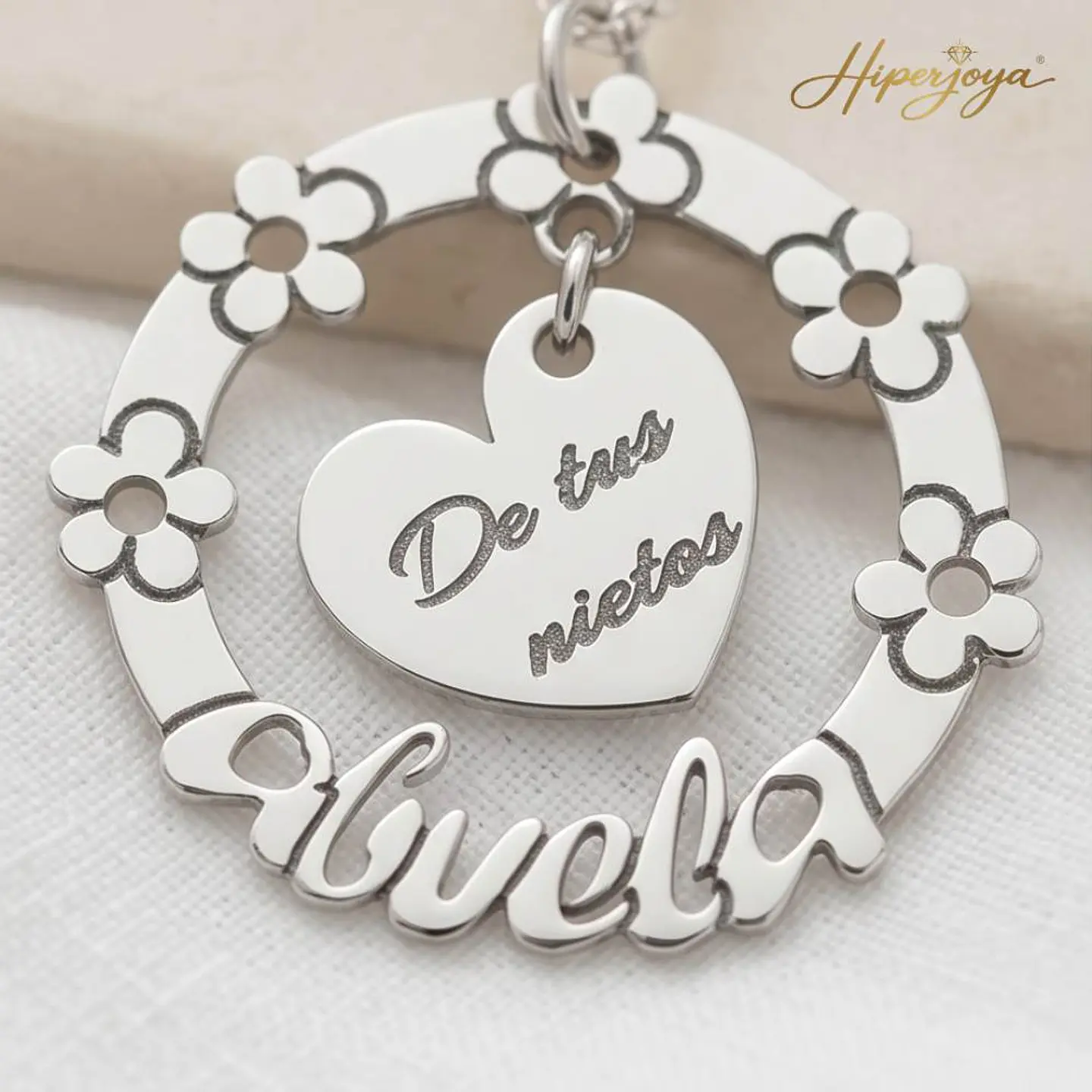Colgante personalizado para abuela nombres y flores plata 3