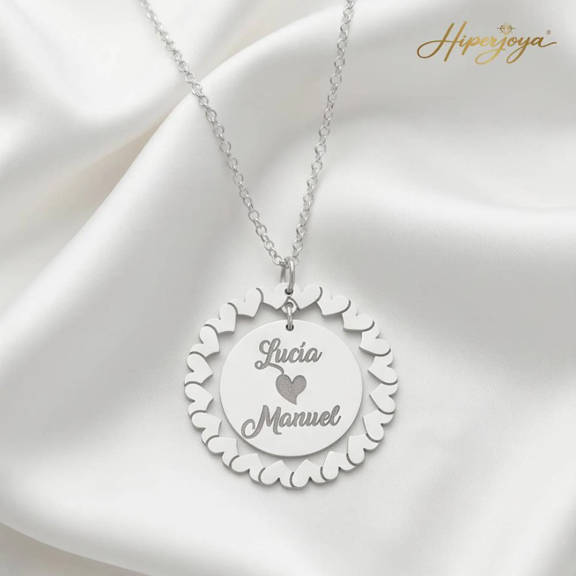 Gargantilla personalizada nombres rodeados de corazones plata 5