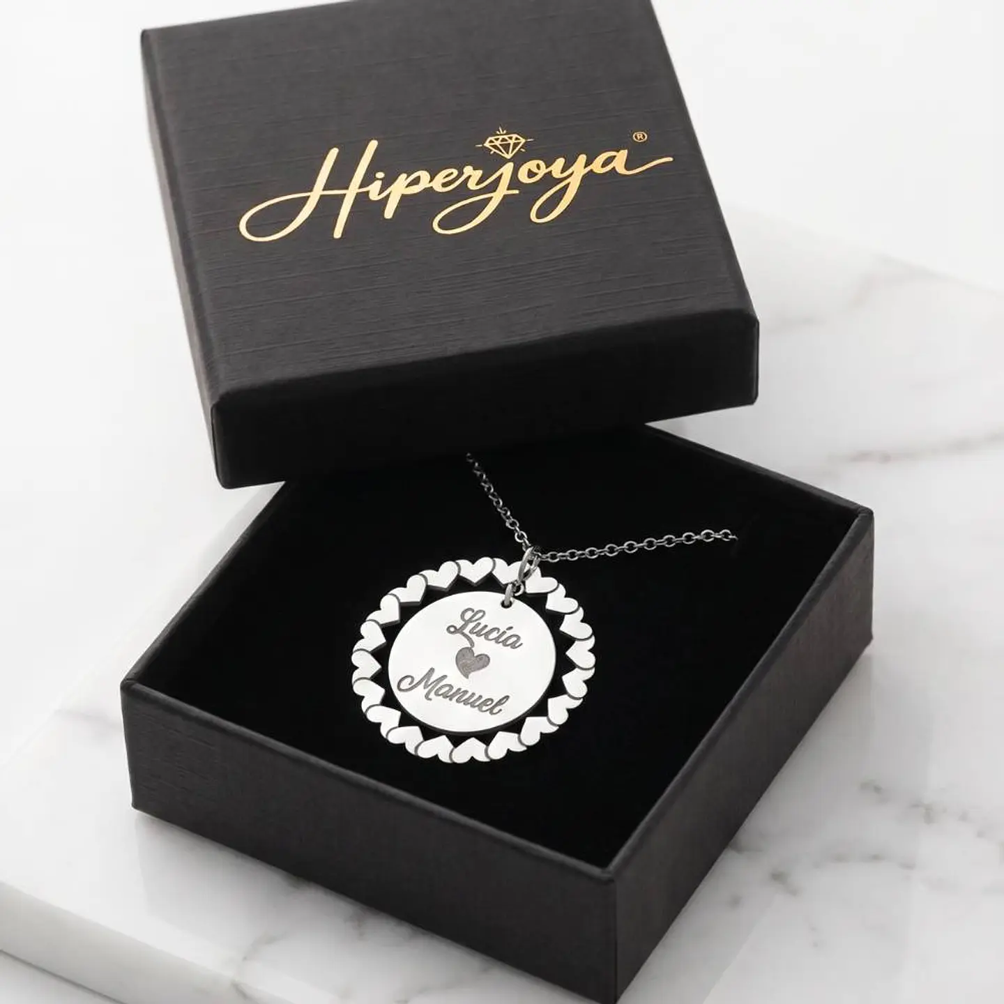 Gargantilla personalizada nombres rodeados de corazones plata 7