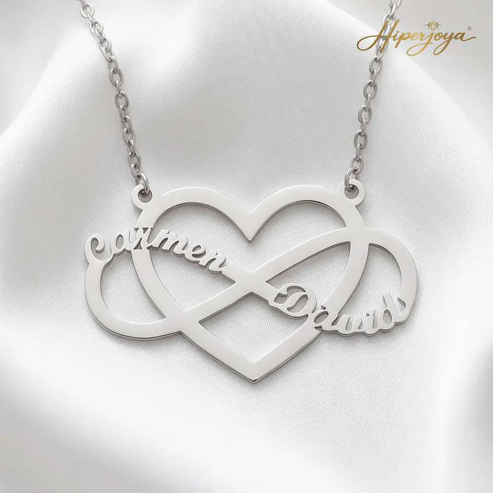 Gargantilla personalizada corazón y nombre en infinito plata 5