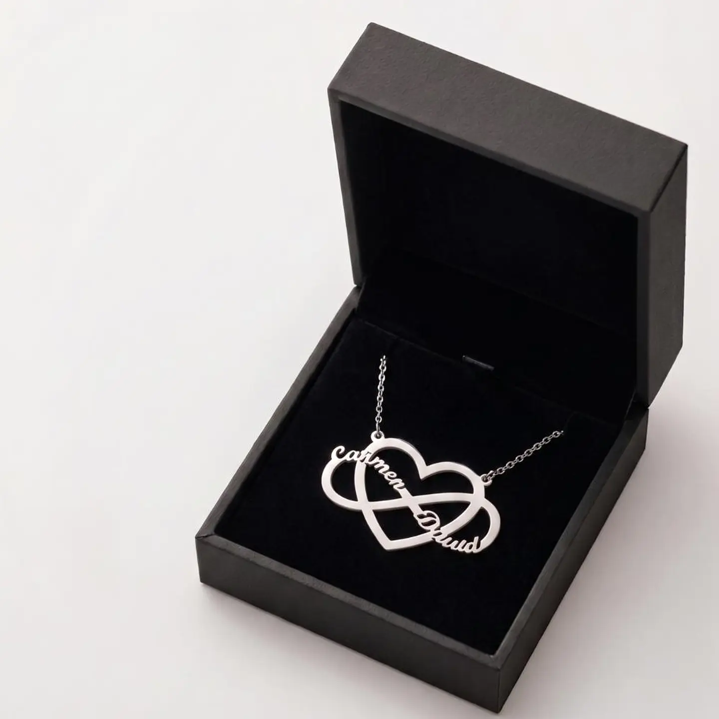 Gargantilla personalizada corazón y nombre en infinito plata 6