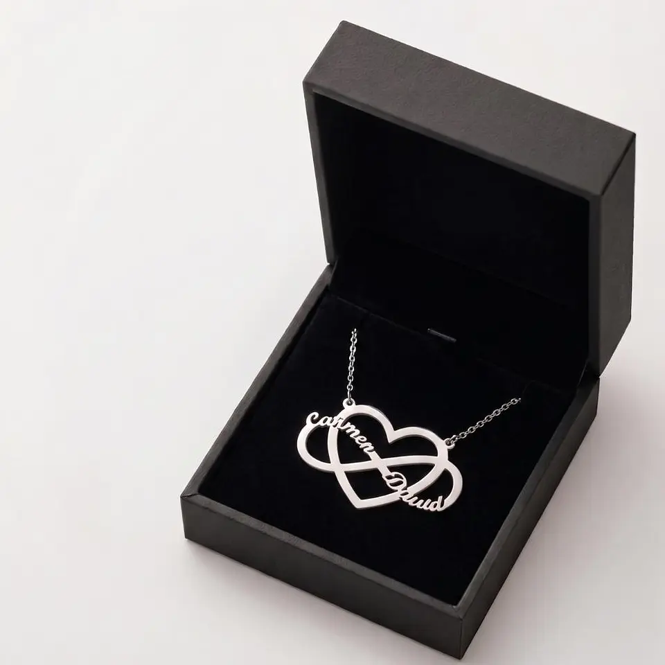 Gargantilla personalizada corazón y nombre en infinito plata 6