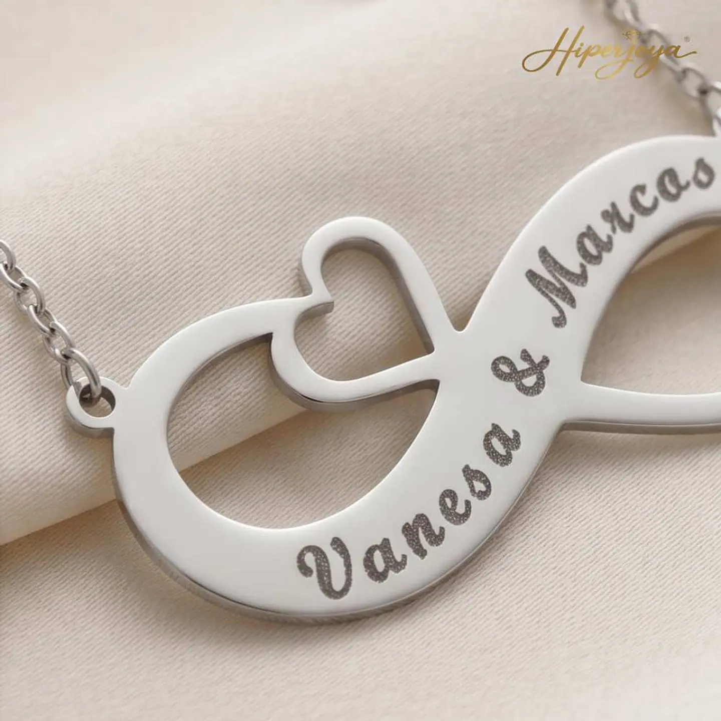 Gargantilla personalizada de infinito con nombres plata 3
