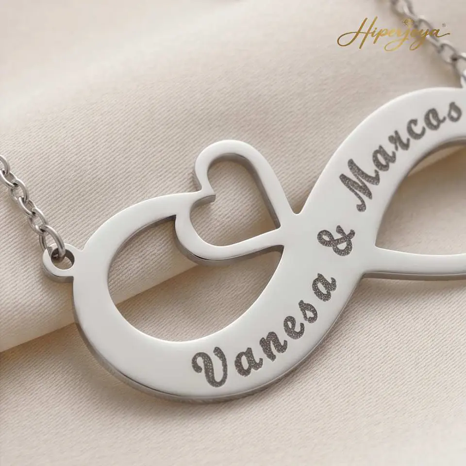 Gargantilla personalizada de infinito con nombres plata 3