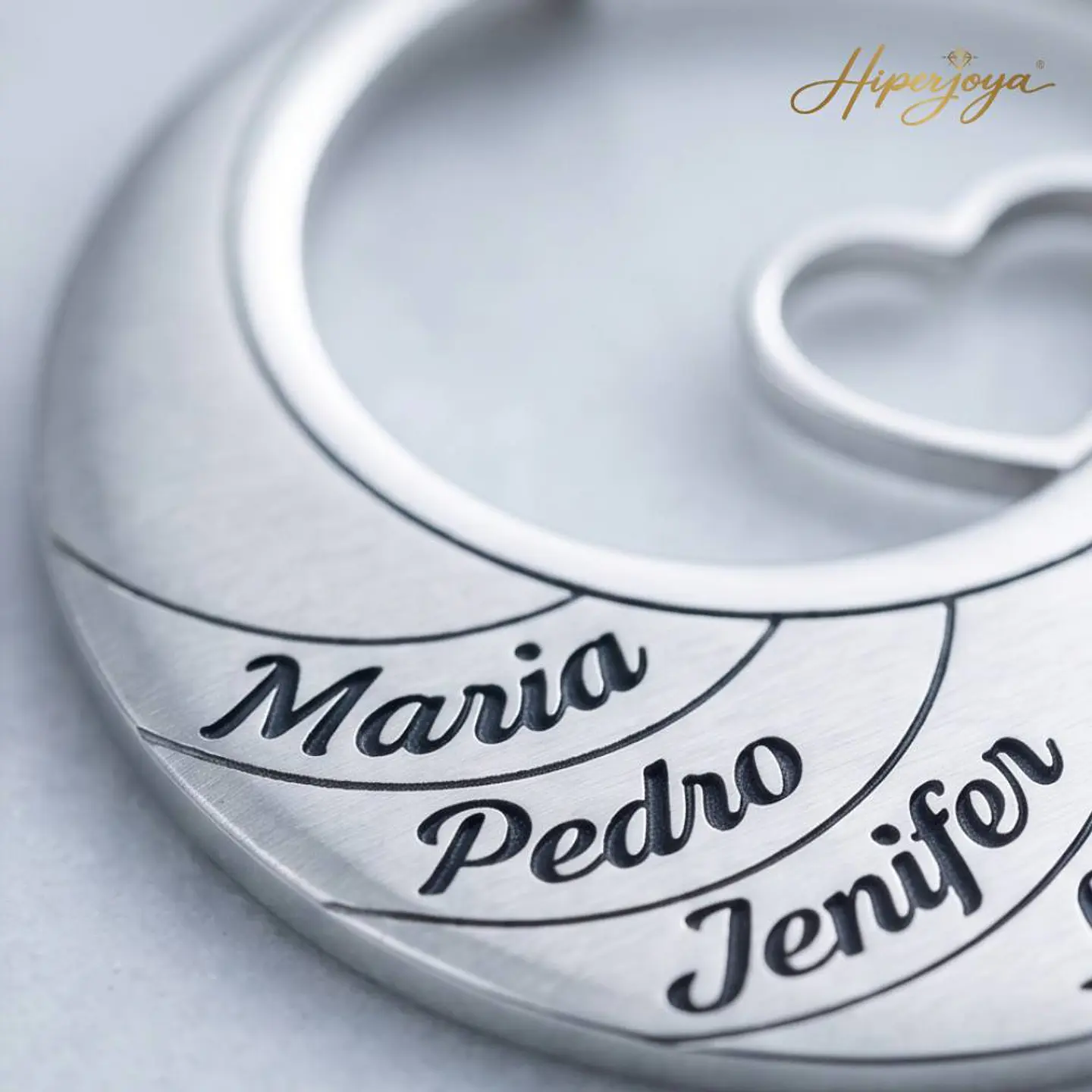 Gargantilla personalizada con nombres y corazón plata 3
