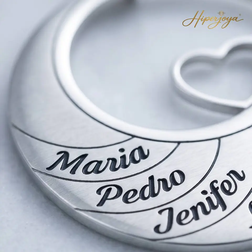 Gargantilla personalizada con nombres y corazón plata 3
