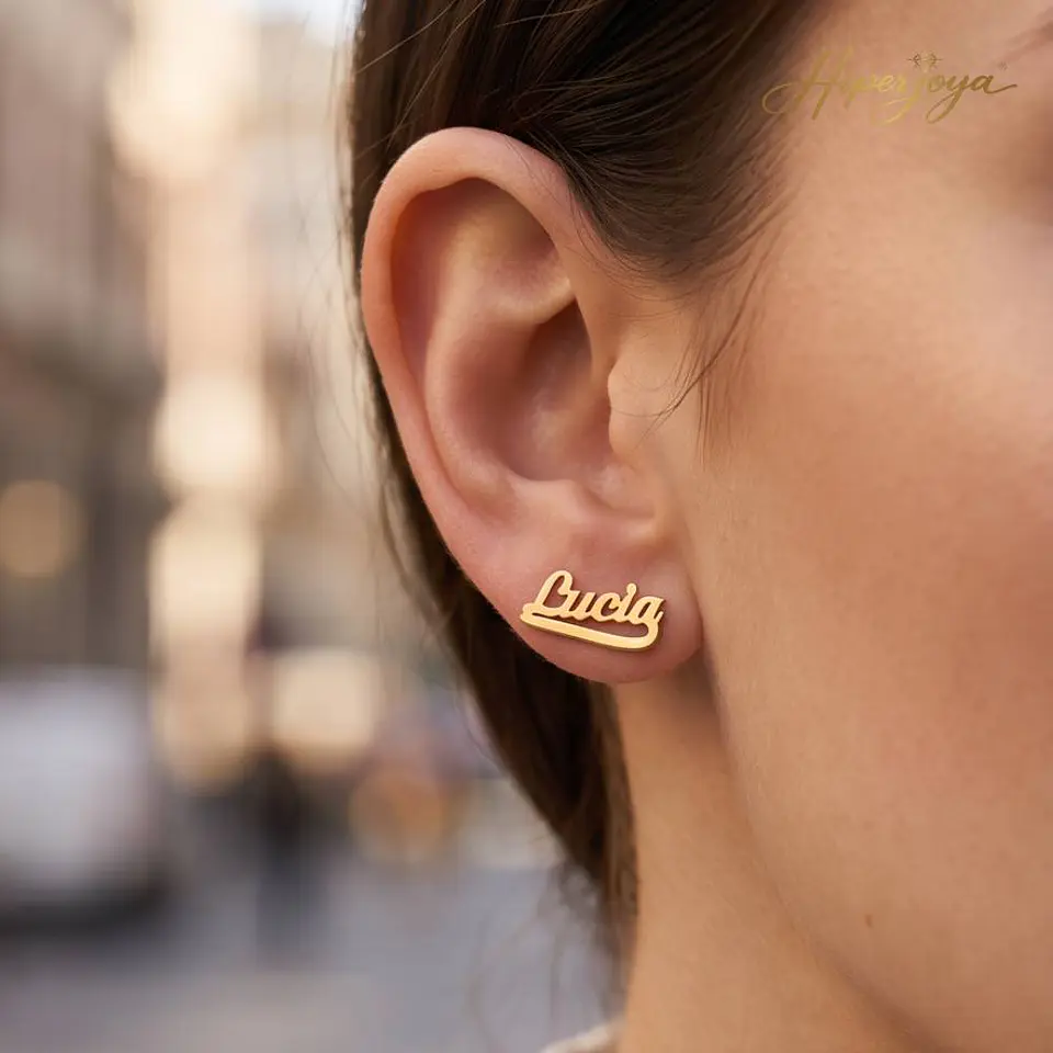 Pendientes personalizados de nombres plata con baño de oro  2