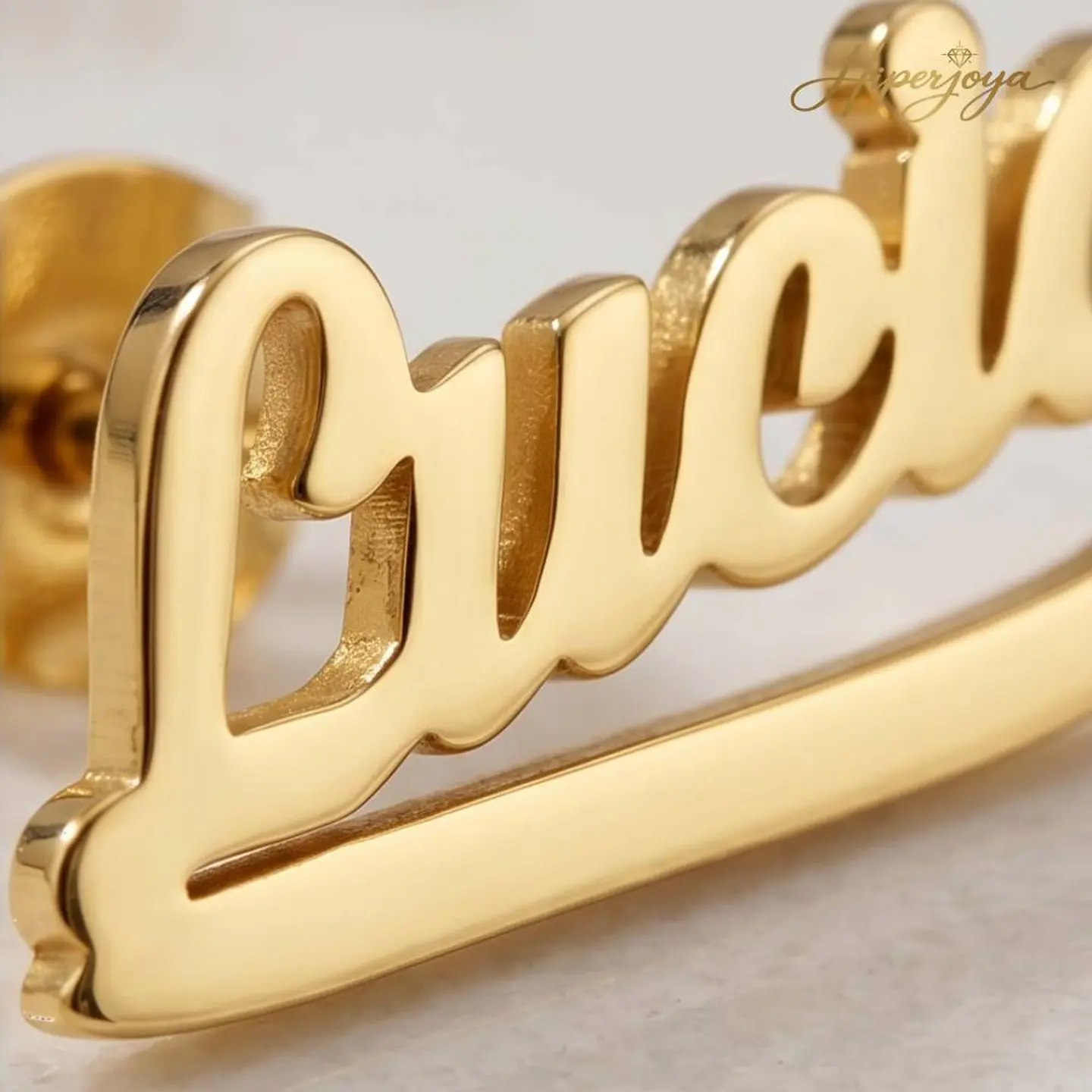 Pendientes personalizados de nombres plata con baño de oro  3