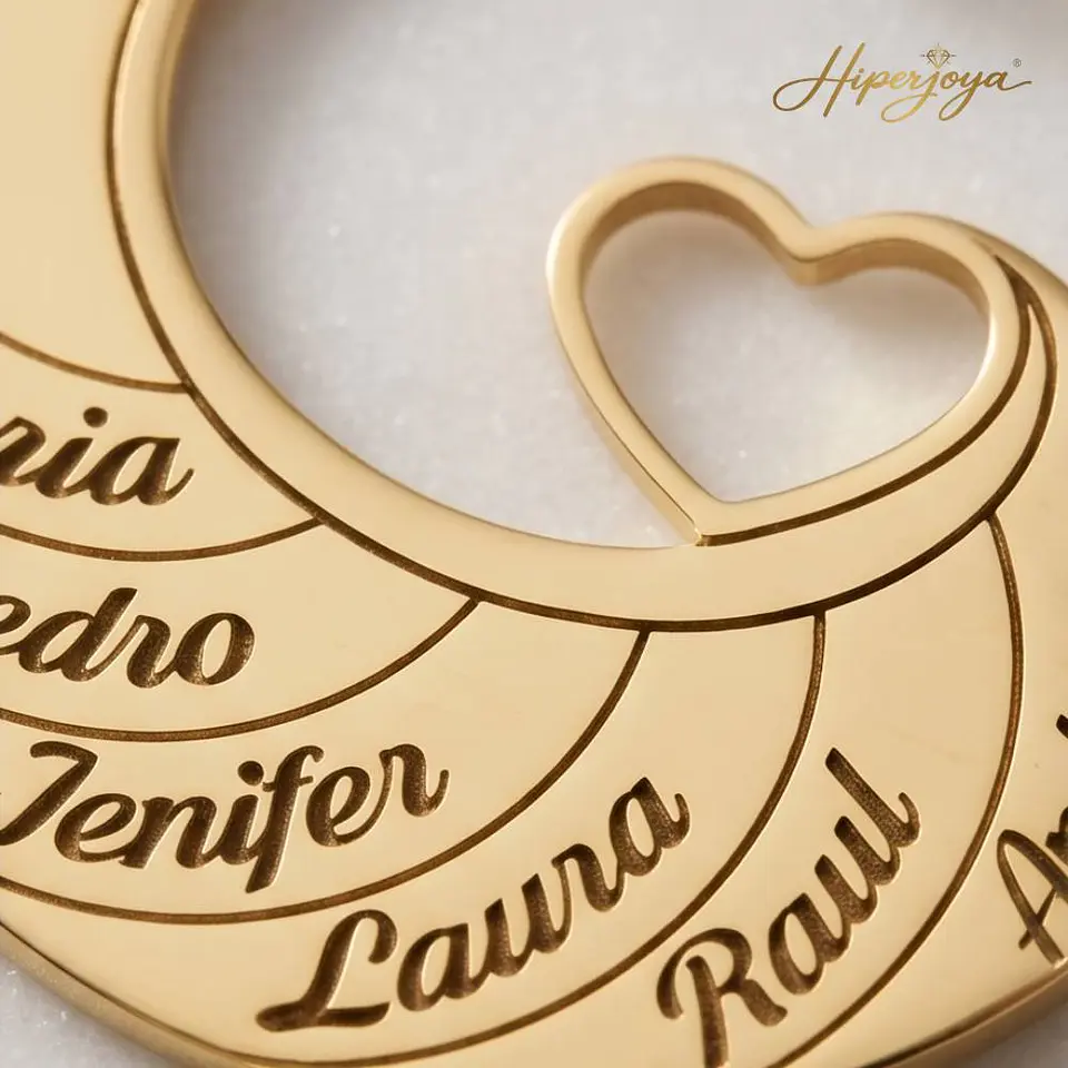 Gargantilla personalizada nombres y corazón plata con baño de oro 3