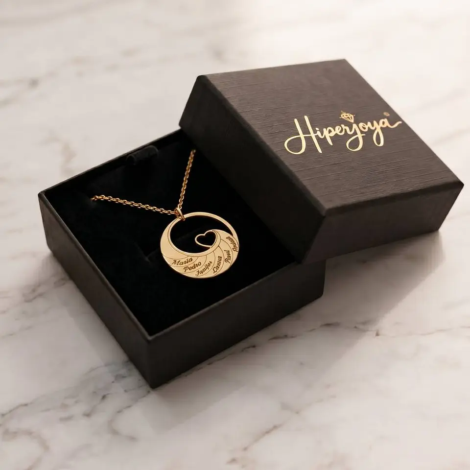 Gargantilla personalizada nombres y corazón plata con baño de oro 6