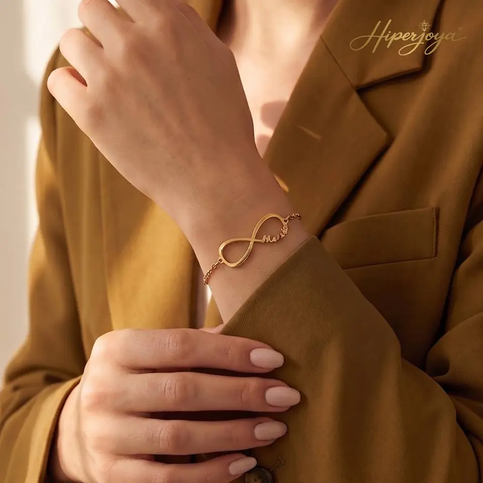 Pulsera personalizada infinito con nombre plata en baño de oro 2