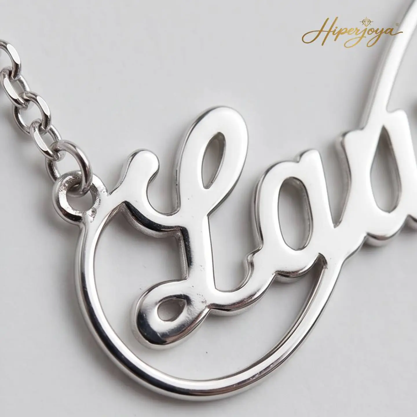Gargantilla personalizada medio infinito con nombre plata  3