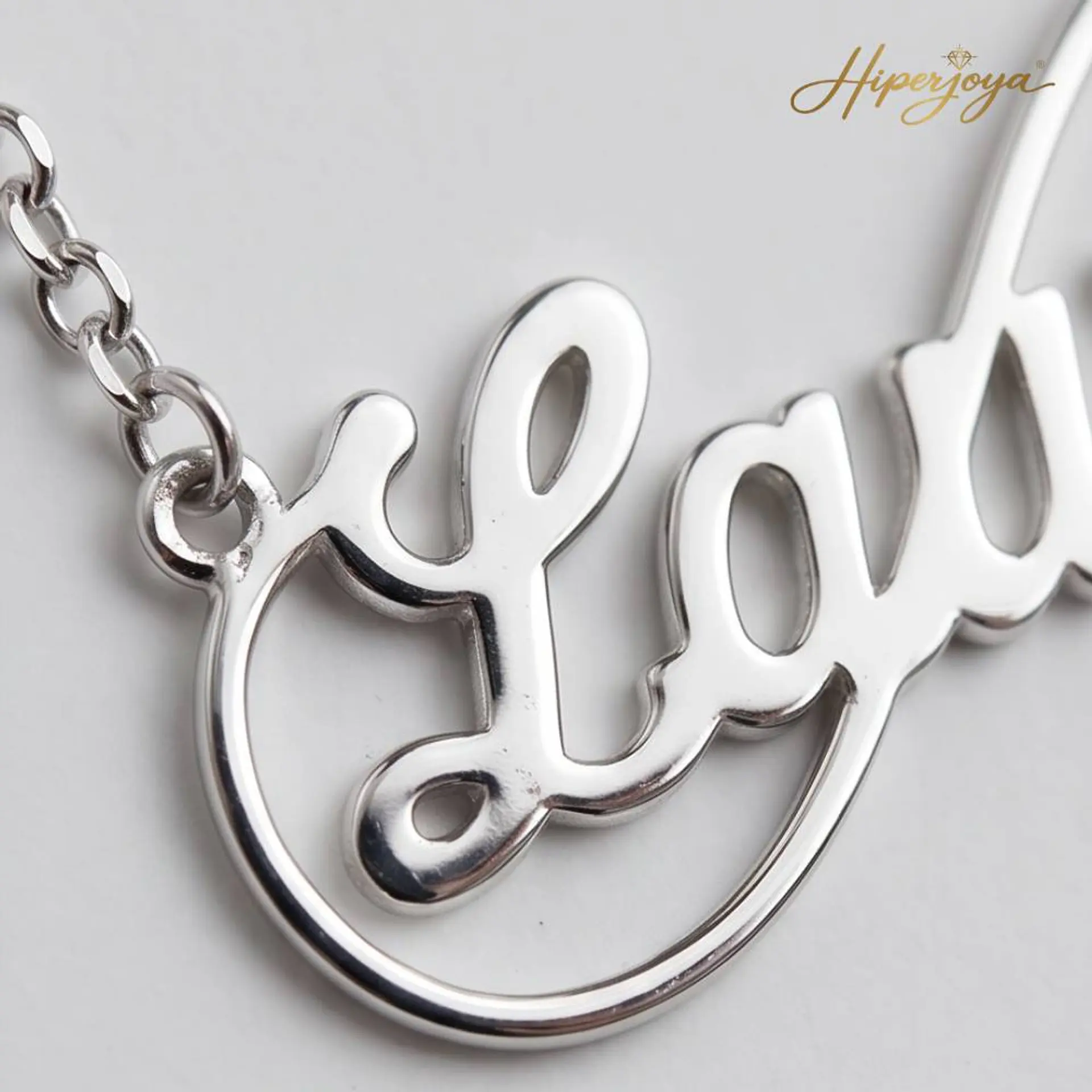 Gargantilla personalizada medio infinito con nombre plata  3