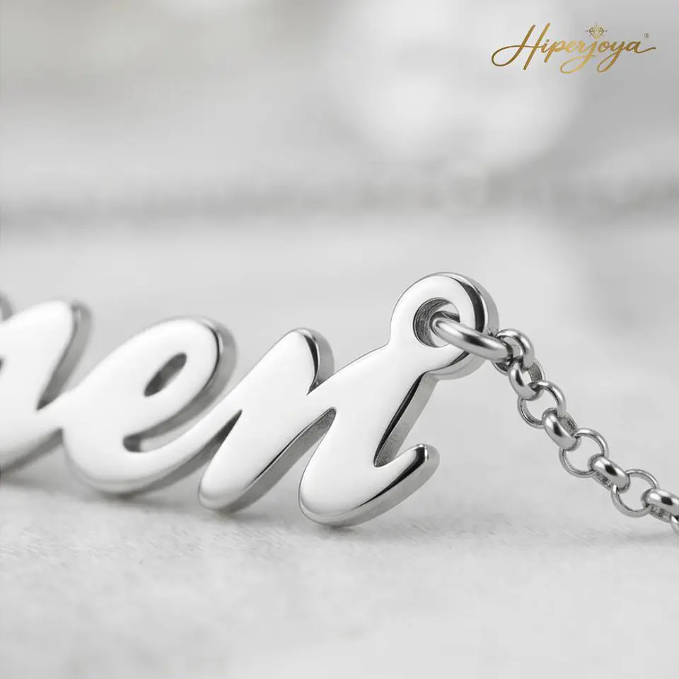 Gargantilla personalizada con nombre horizontal plata 3