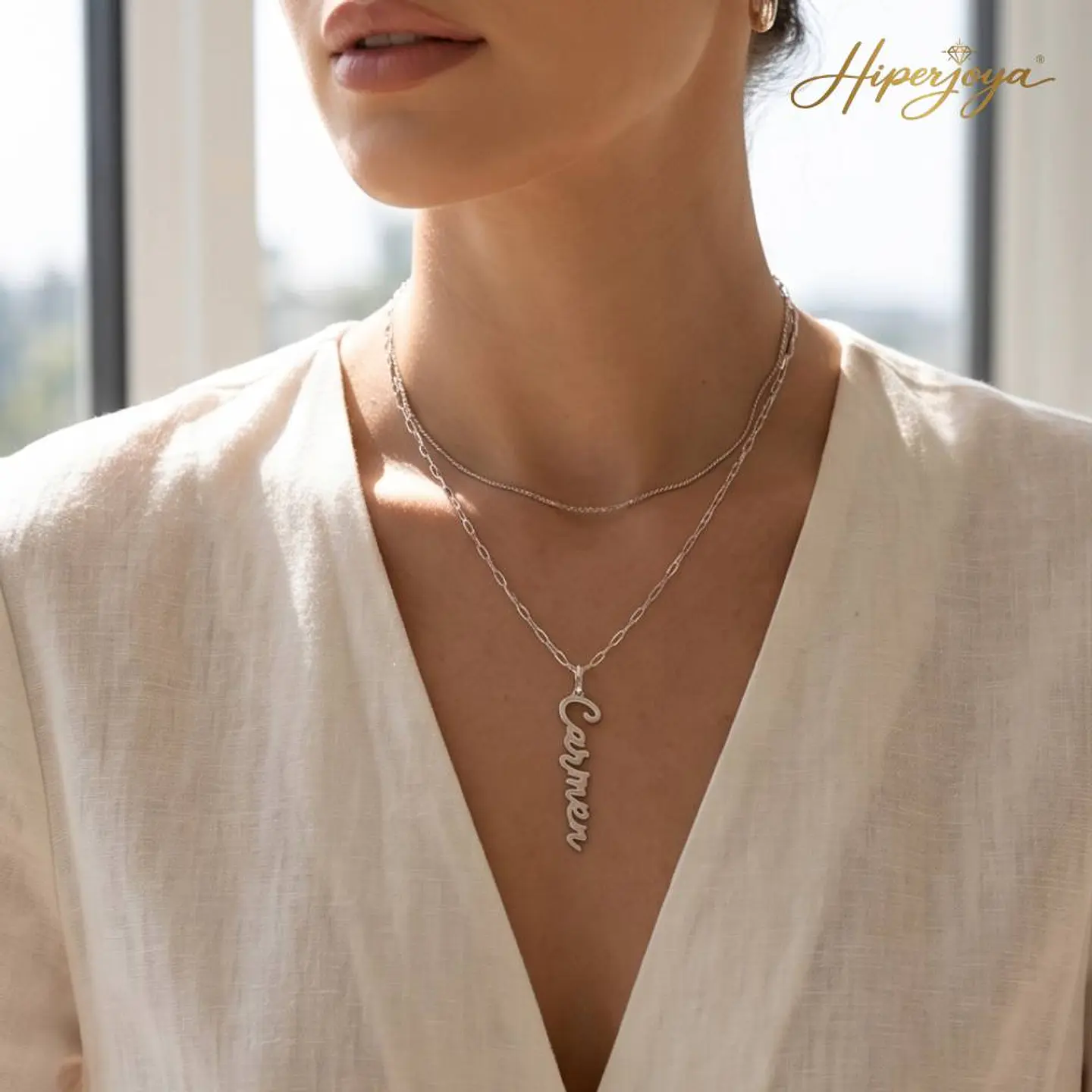 Gargantilla personalizada con nombre vertical plata 2