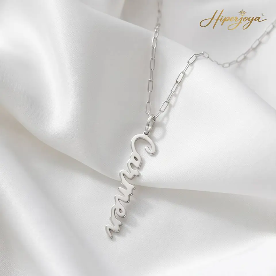 Gargantilla personalizada con nombre vertical plata 5