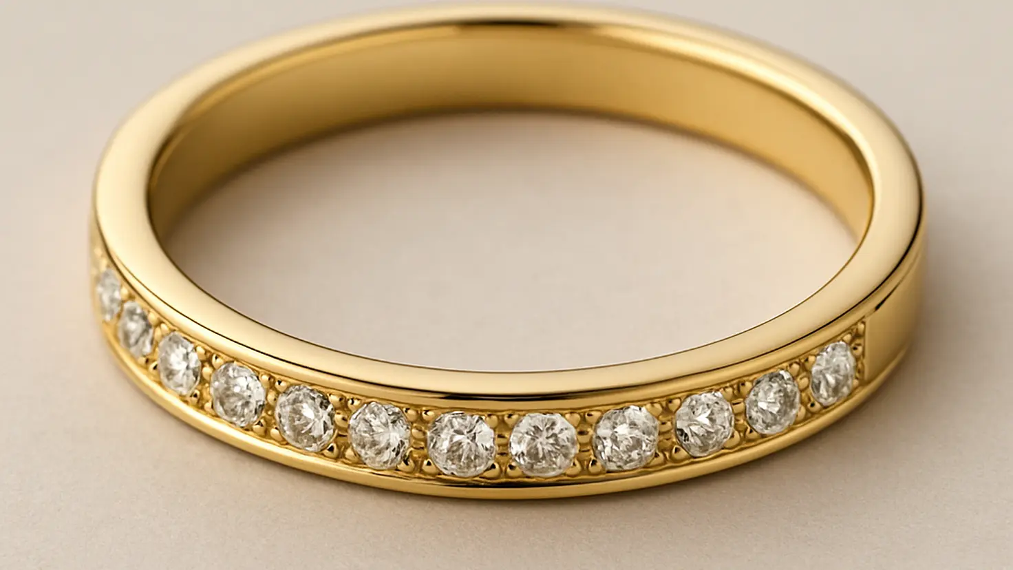 Anillos de Oro Amarillo y Circonitas