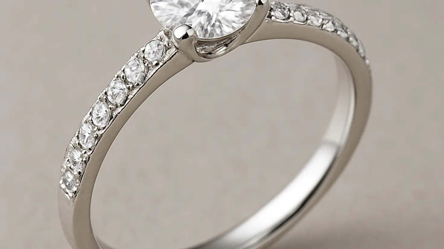 Anillos de Oro Blanco y Diamantes