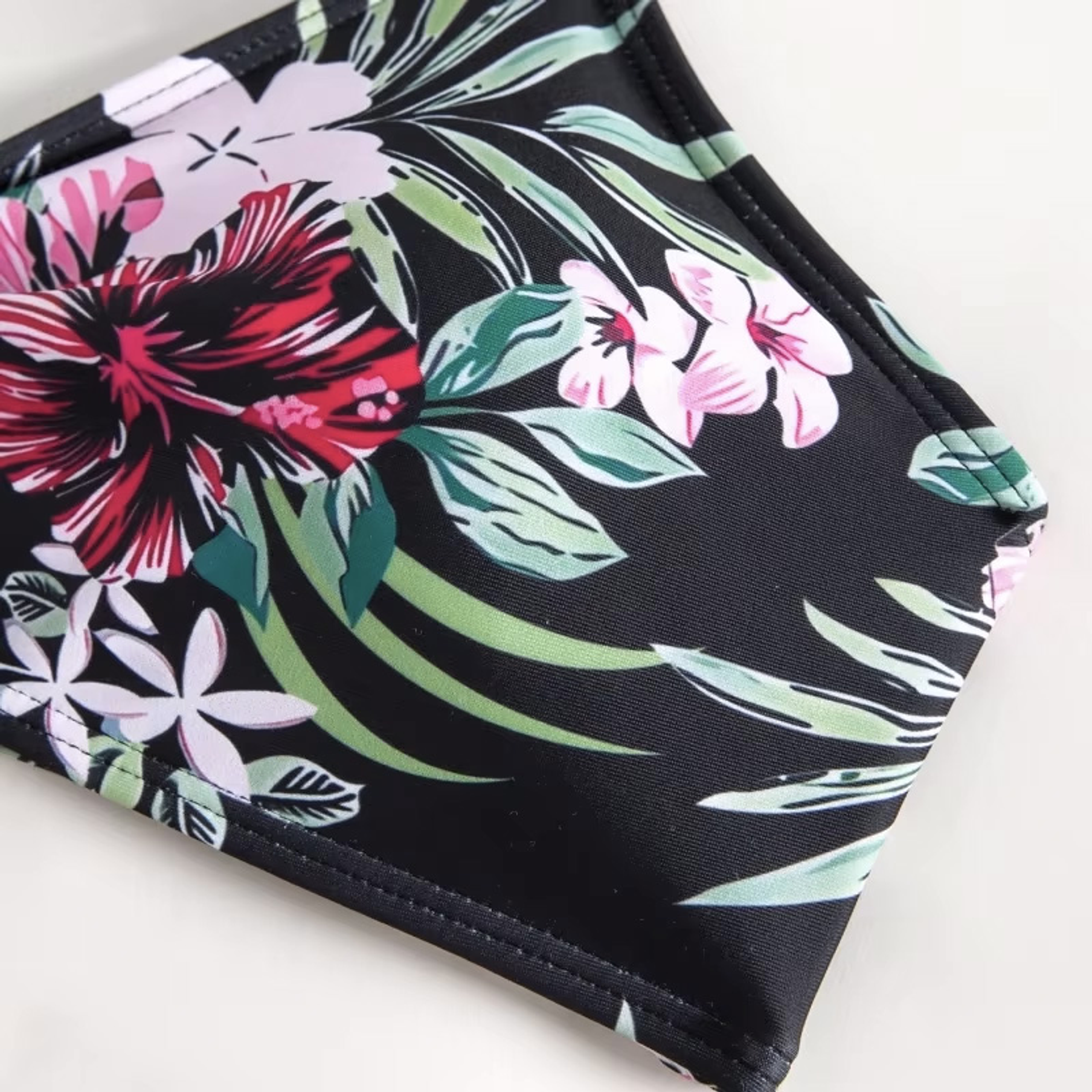 Bikini tiro Medio Cairo Negro floral + Kimono 7