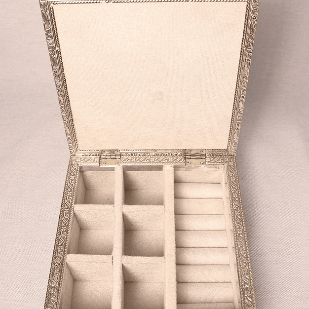 Porta‑joias Prateado Trabalhado 4