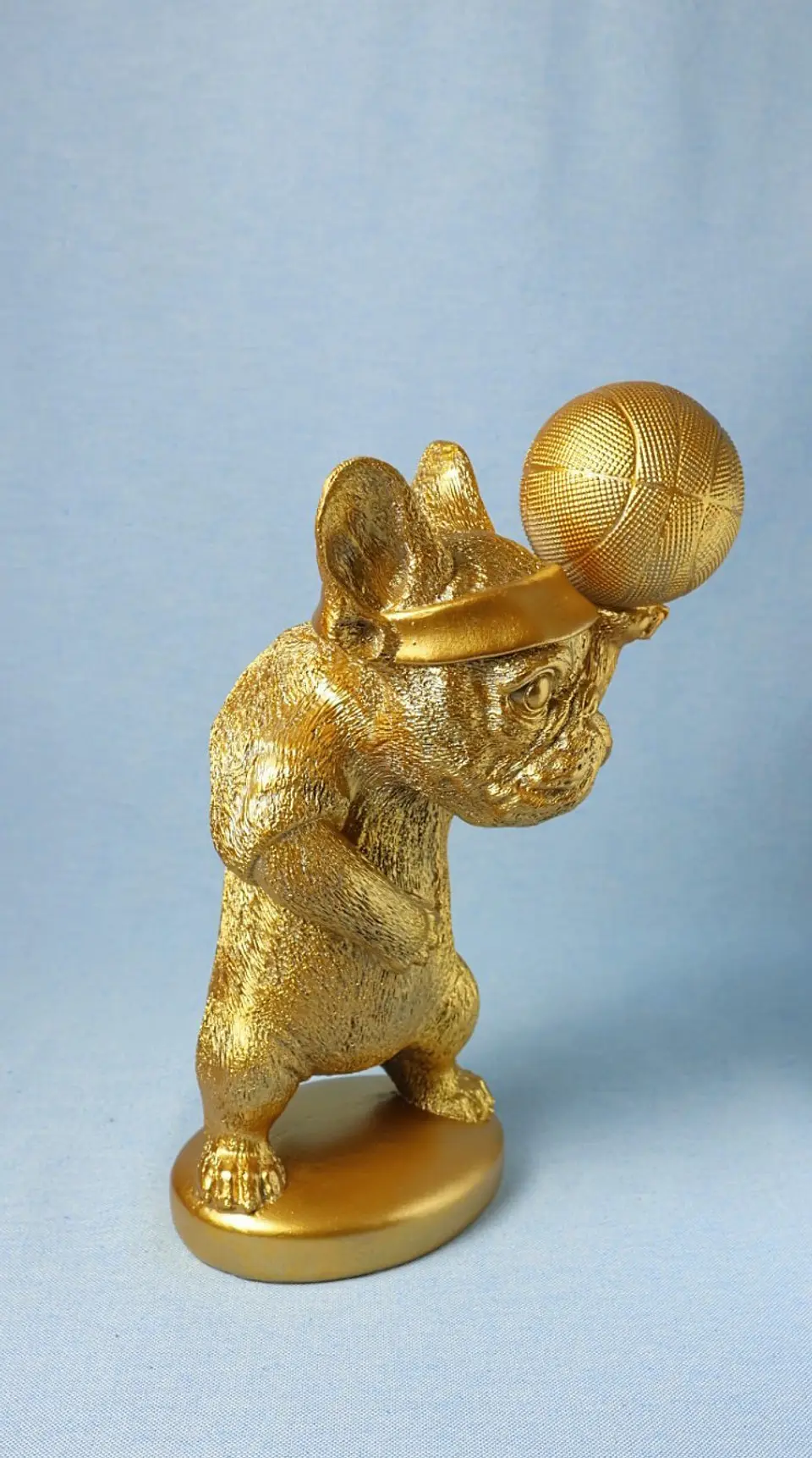 Figura Decorativa Bulldog Jogador de Basquetebol 2