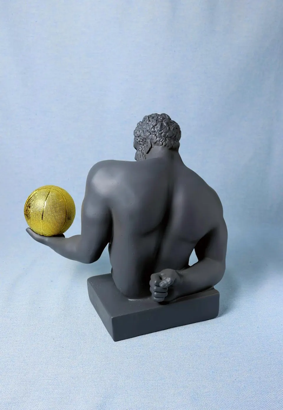 Busto Contemporâneo com Bola de Basquetebol (Cinzento Escuro) 3