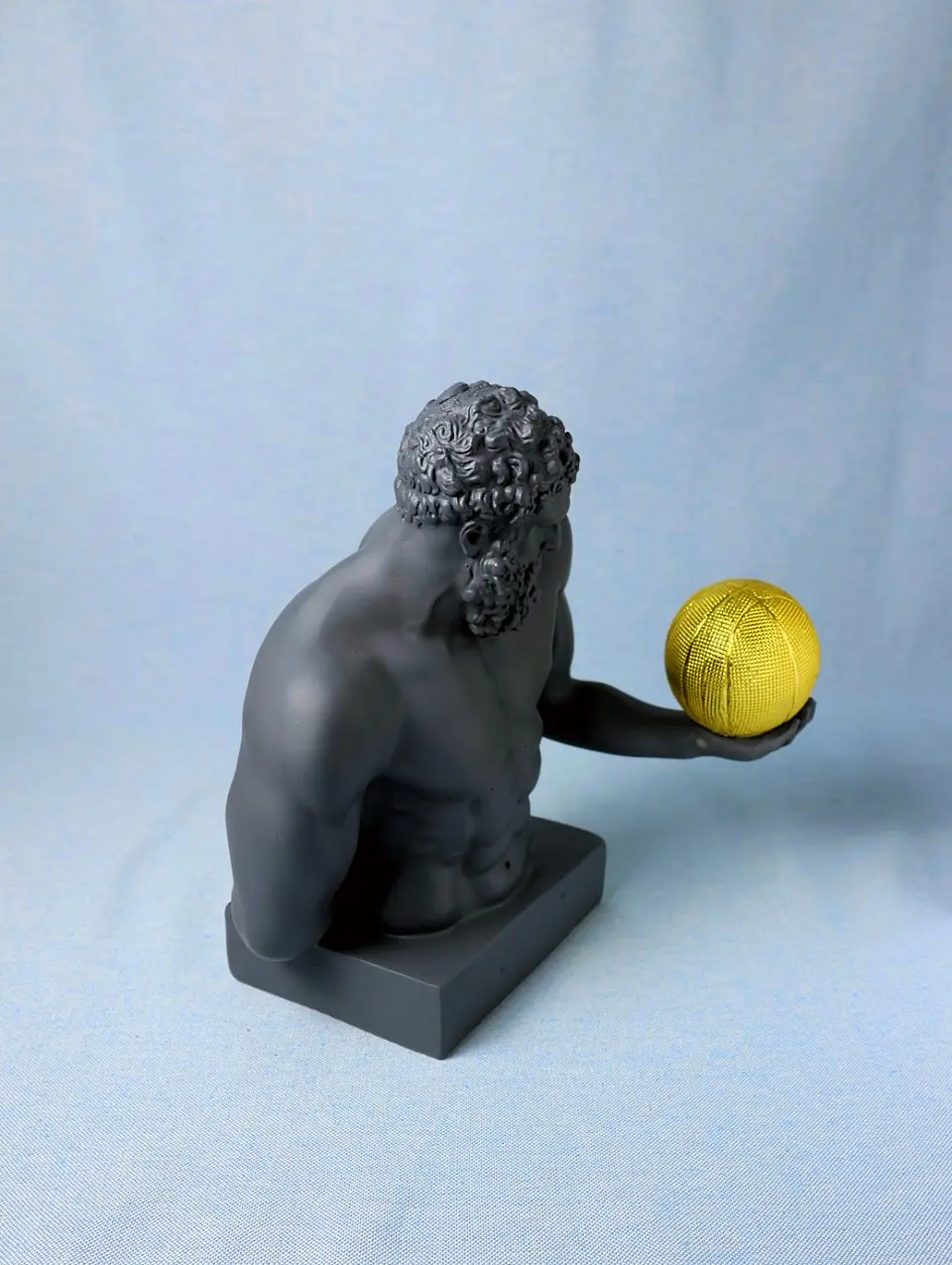 Busto Contemporâneo com Bola de Basquetebol (Cinzento Escuro) 2