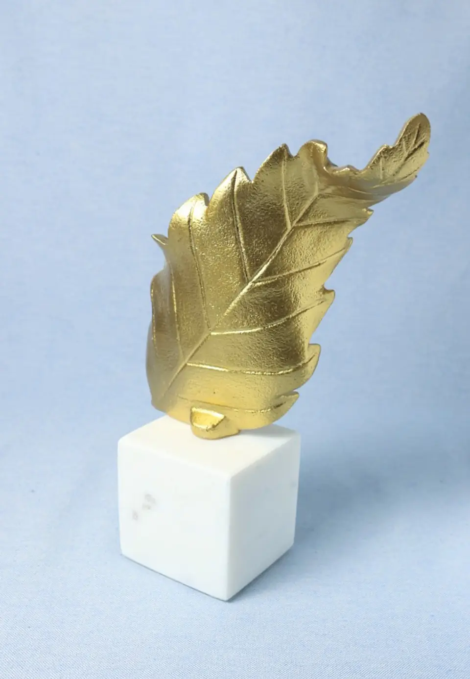 Figura Decorativa Folha Dourada 3