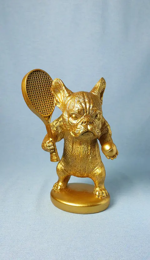 Figura Decorativa Bulldog Jogador de Ténis