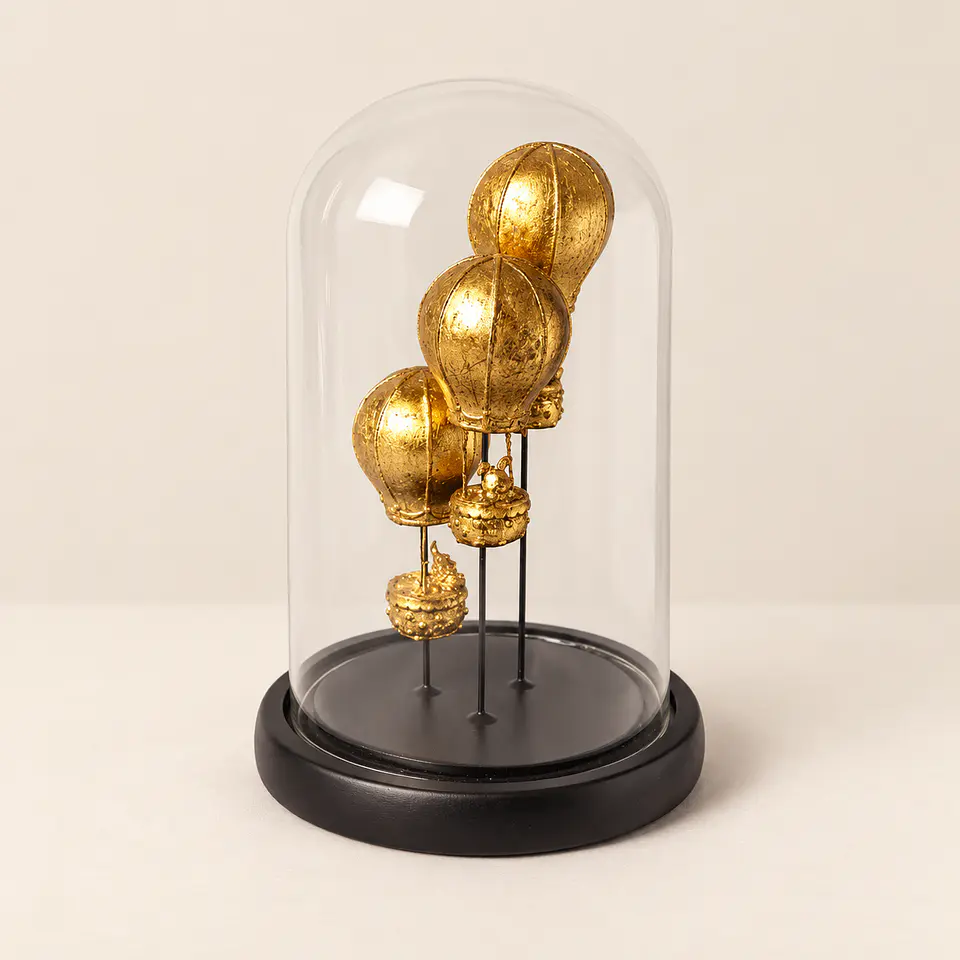 Figura Decorativa com Balões de Ar Quente Dourados 2