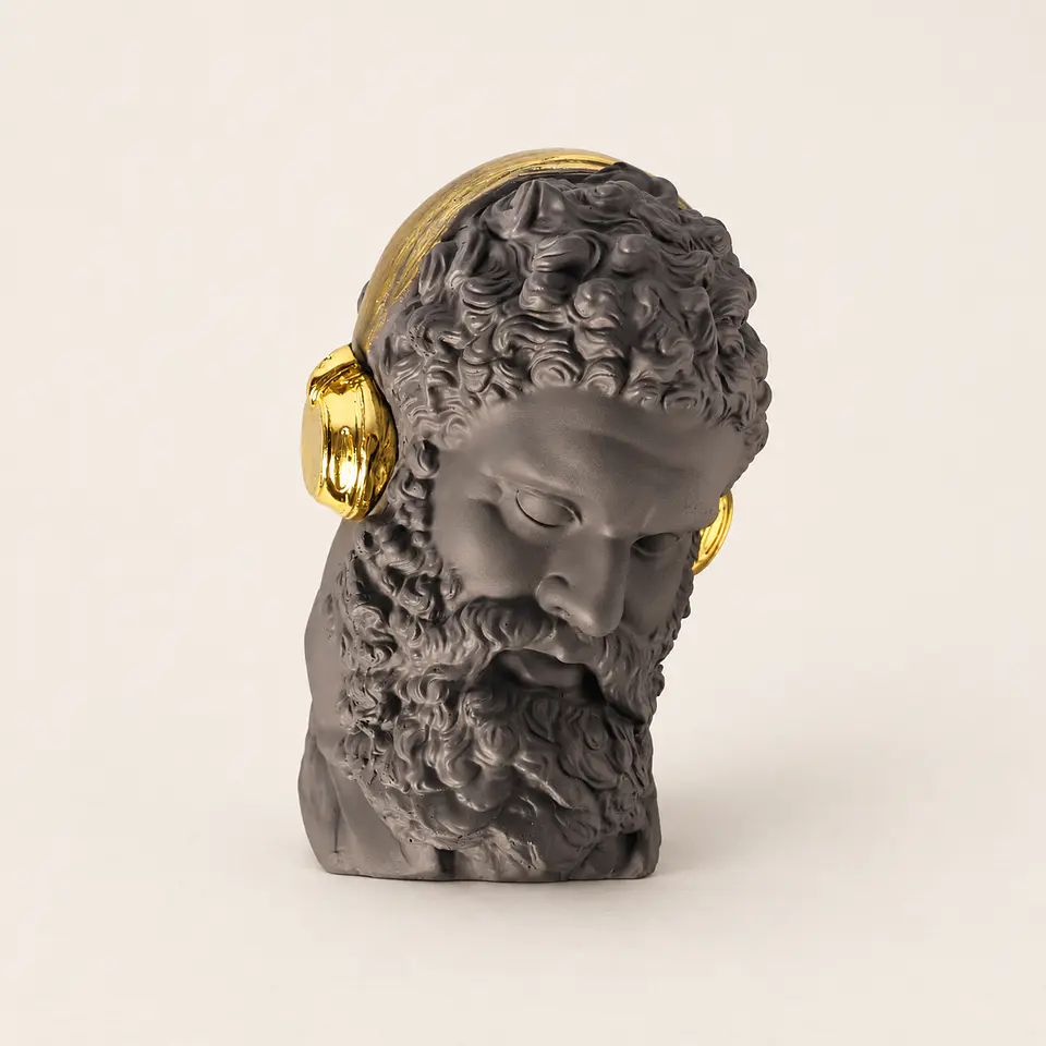 Figura Decorativa com Headphones Dourados 4