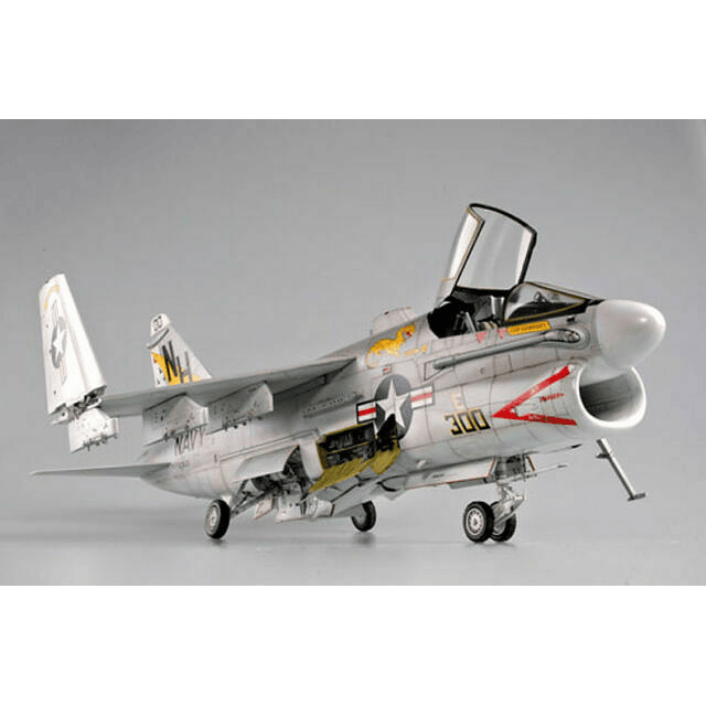 Avion 1:32 Para Armar Aircraft - A-7E Corsair Ii