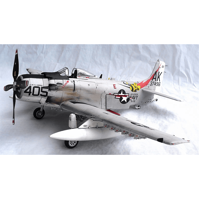 Avion 1:32 Para Armar A-1H Ad-6 Skyraider