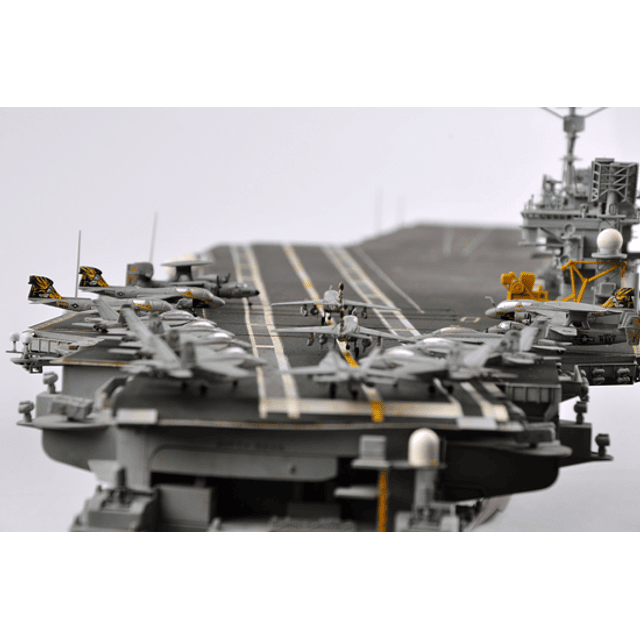 Barco 1:700 Para Armar Uss Kitty Hawk Cv-63