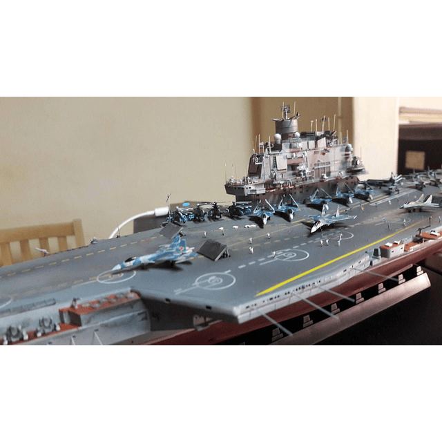 Barco 1:700 Para Armar Russia Navy Kuznetsov