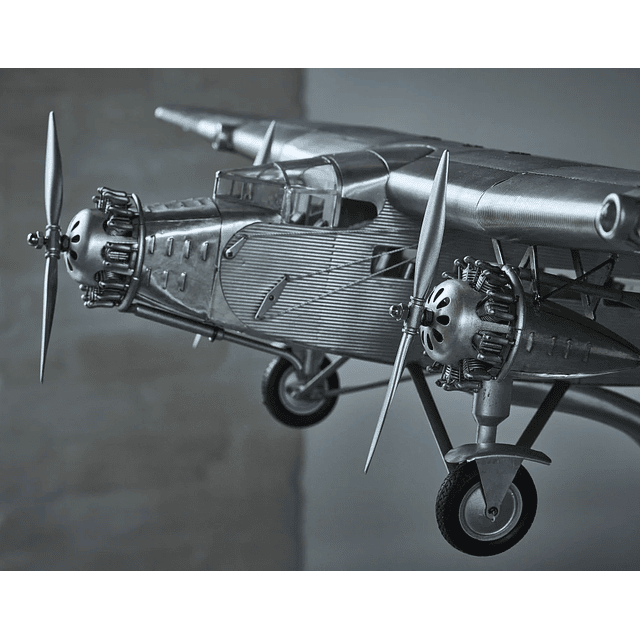  Ford Trimotor aprox 1/32