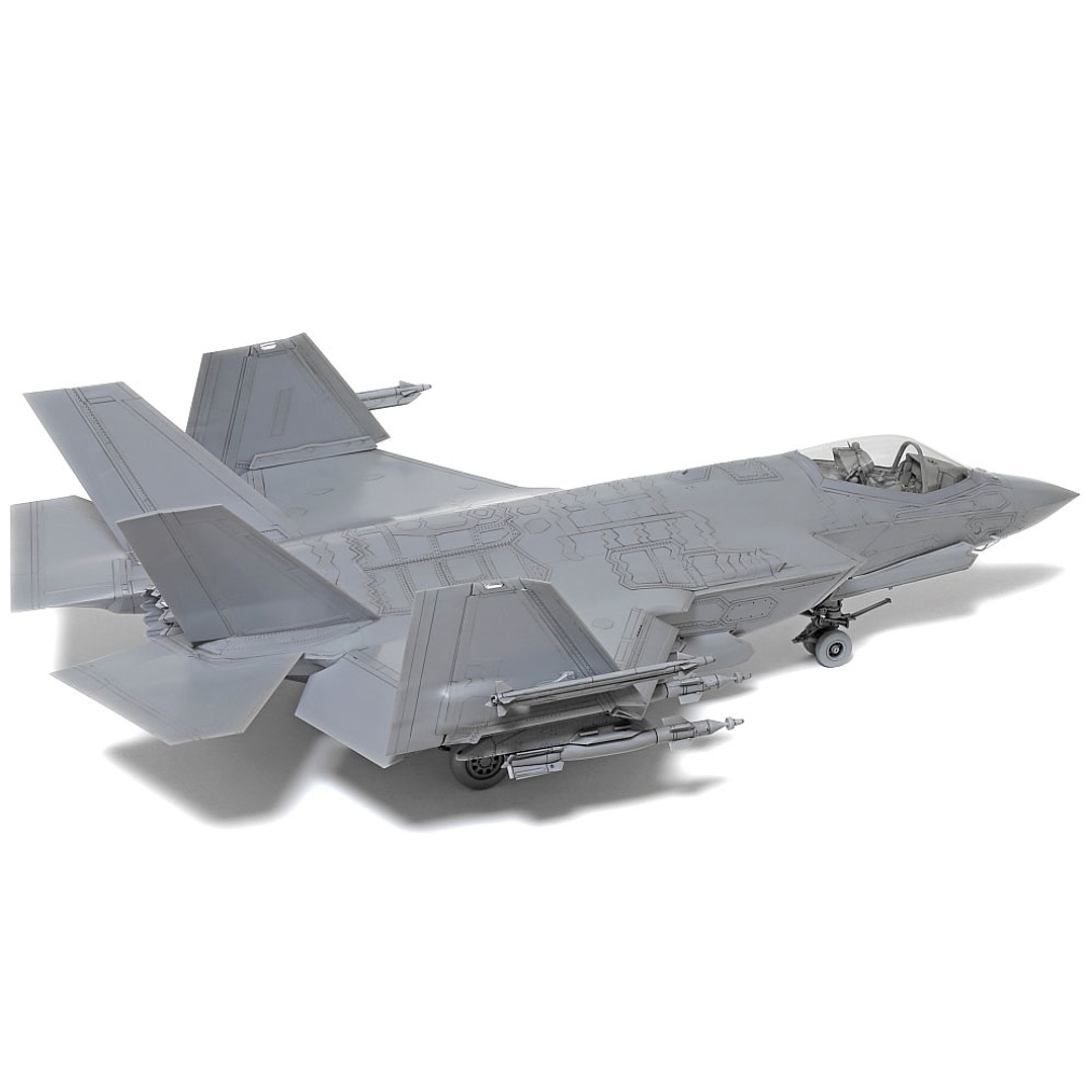 1/48 SCALE LOCKHEED MARTIN® F-35®C LIGHTNING II 3