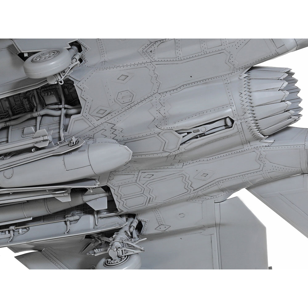 1/48 SCALE LOCKHEED MARTIN® F-35®C LIGHTNING II 6