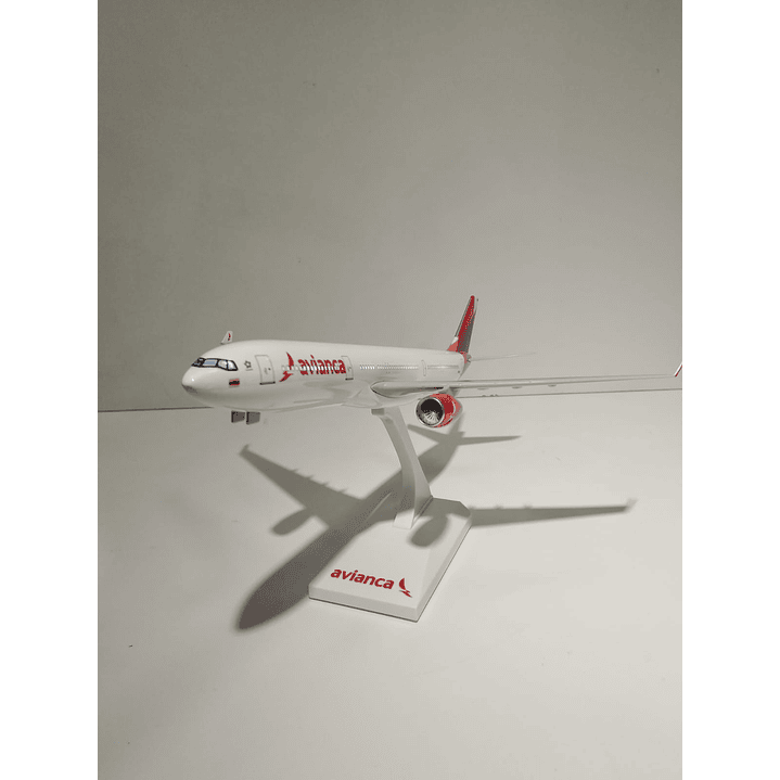 Avión colección  de A330 Avianca con luces 4