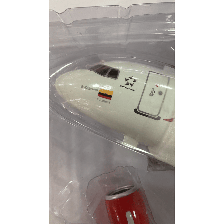 Avión Colección  A320 Avianca 48 cm largo 2
