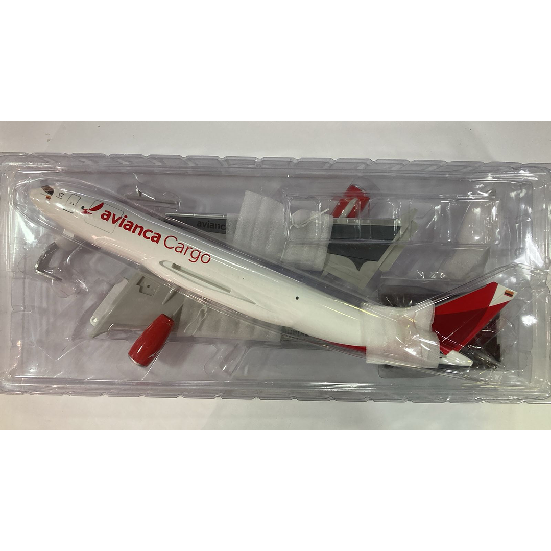 Avión Colección  A330 Avianca Cargo 47 cm de largo 1